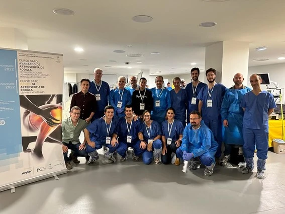 Foto de grupo en el VIII Curso, avanzado y básico de artroscopia de rodilla Sato